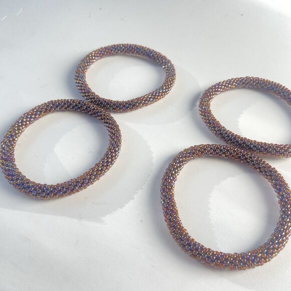 Lot Of 4 Sashka Co Glass-Beaded Roll-On Bracelet Multicolor Iridescent Beads - Picture 4 of 5